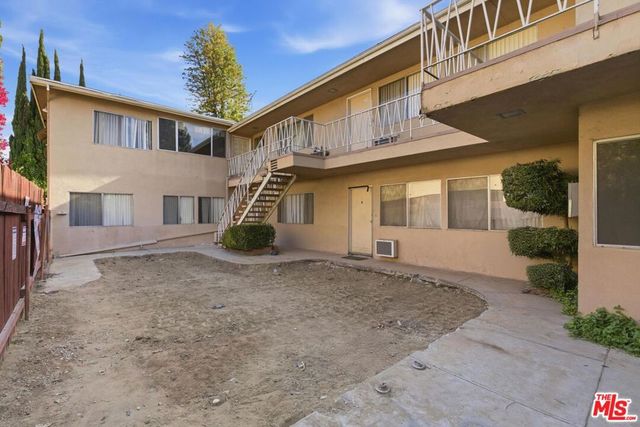18611 Clark Street, Tarzana, CA 91356