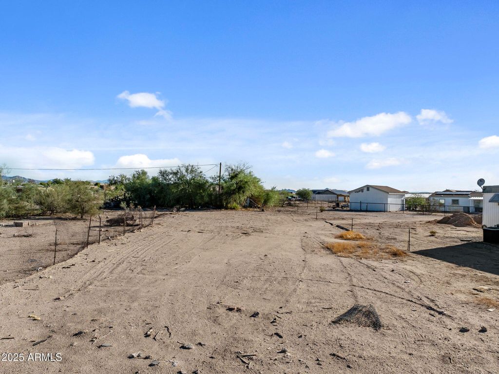 2 E GRIFFIN Street -, Wittmann, AZ 85361 — photo 2