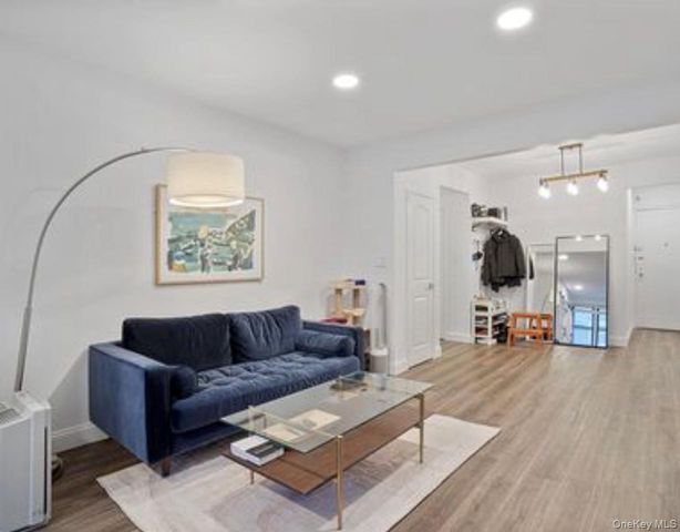 67-40 Yellowstone Boulevard 6L, Forest Hills, NY 11375