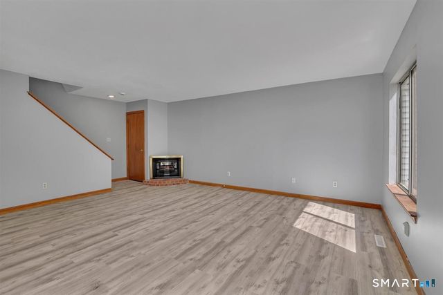 14 Staffordshire Common Drive 14, Wallingford, CT 06492