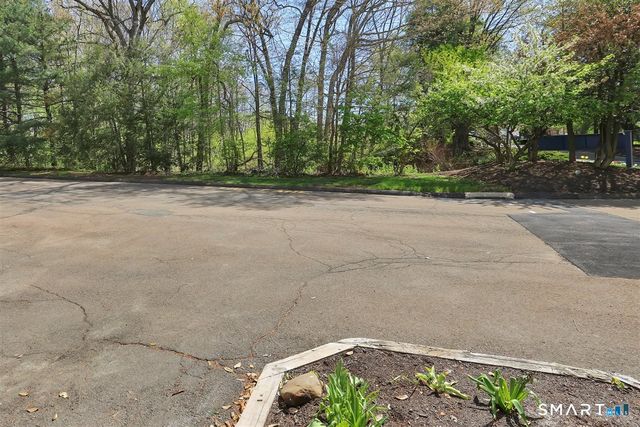 14 Staffordshire Common Drive 14, Wallingford, CT 06492
