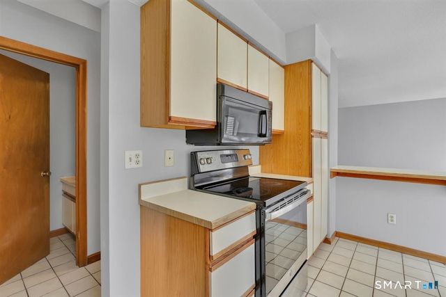 14 Staffordshire Common Drive 14, Wallingford, CT 06492