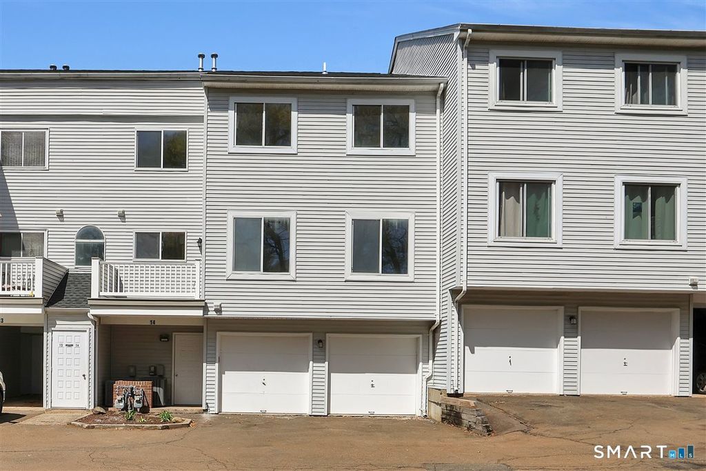 14 Staffordshire Common Drive 14, Wallingford, CT 06492