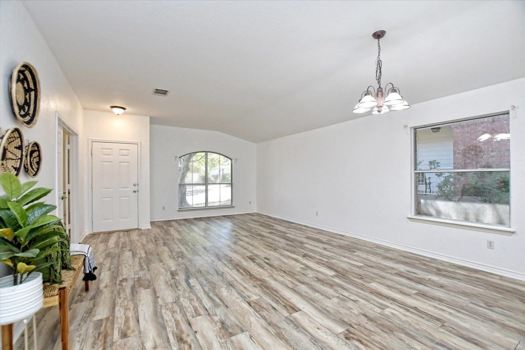 2305 Vernell WAY, Round Rock, TX 78664