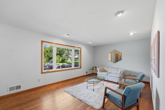 3840 Riverton Avenue, Eagan, MN 55122