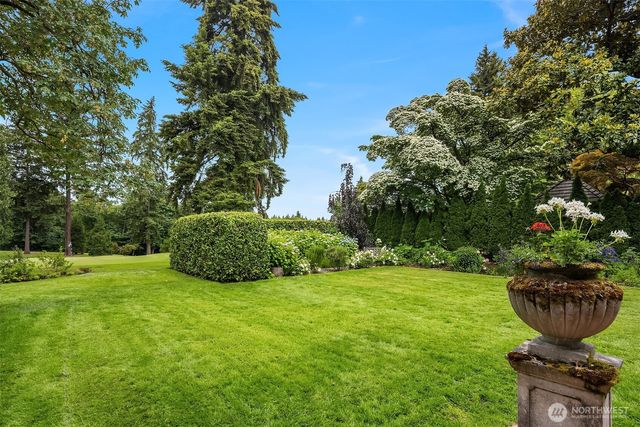 1935 Parkside Drive E, Seattle, WA 98112
