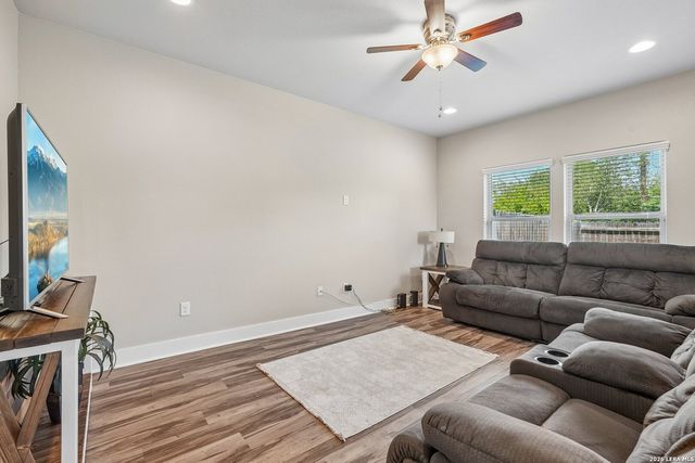 2706 Lake Louise, San Antonio, TX 78228