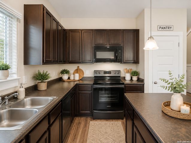 2706 Lake Louise, San Antonio, TX 78228