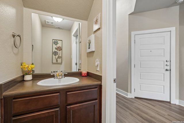 2706 Lake Louise, San Antonio, TX 78228