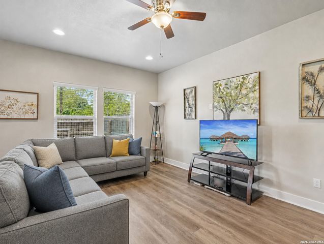 2706 Lake Louise, San Antonio, TX 78228