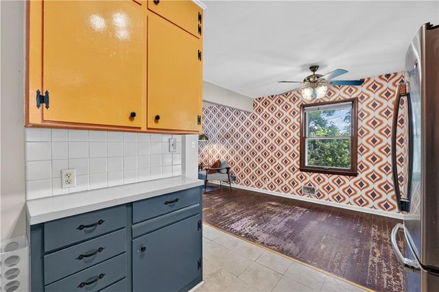 5201 Overton Circle, Kansas City, MO 64133