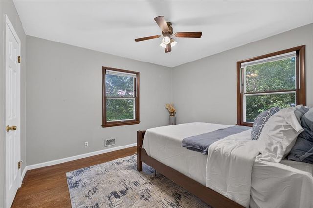 5201 Overton Circle, Kansas City, MO 64133