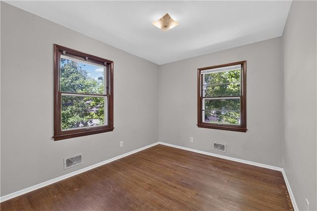5201 Overton Circle, Kansas City, MO 64133