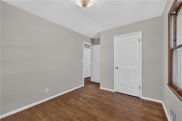 5201 Overton Circle, Kansas City, MO 64133