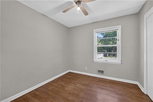 5201 Overton Circle, Kansas City, MO 64133