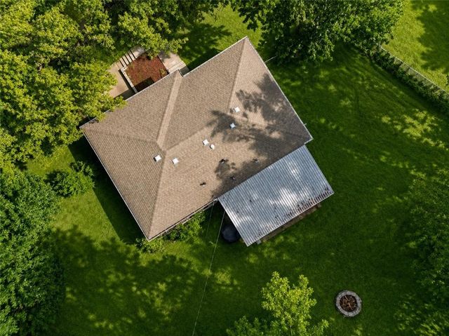 5201 Overton Circle, Kansas City, MO 64133