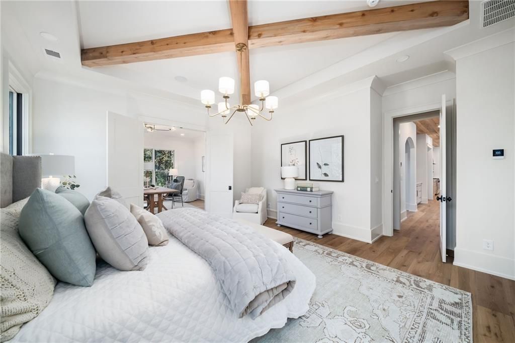 Image 13 of property listing at 202 Kenneth Drive, Alpharetta, GA 30009