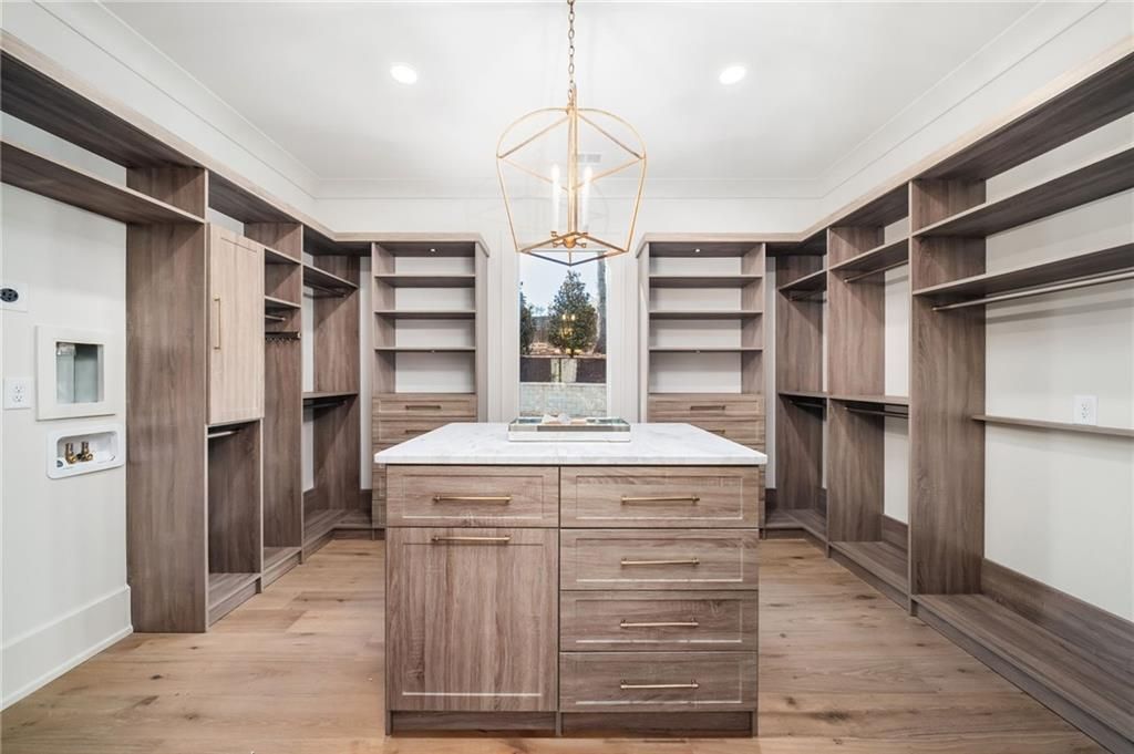 Image 22 of property listing at 202 Kenneth Drive, Alpharetta, GA 30009