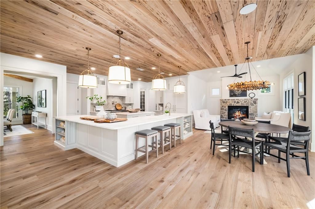 Image 28 of property listing at 202 Kenneth Drive, Alpharetta, GA 30009