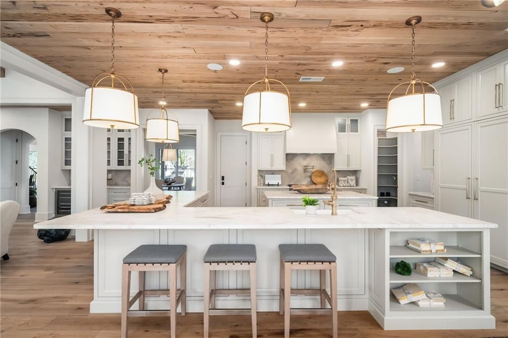 Image 30 of property listing at 202 Kenneth Drive, Alpharetta, GA 30009