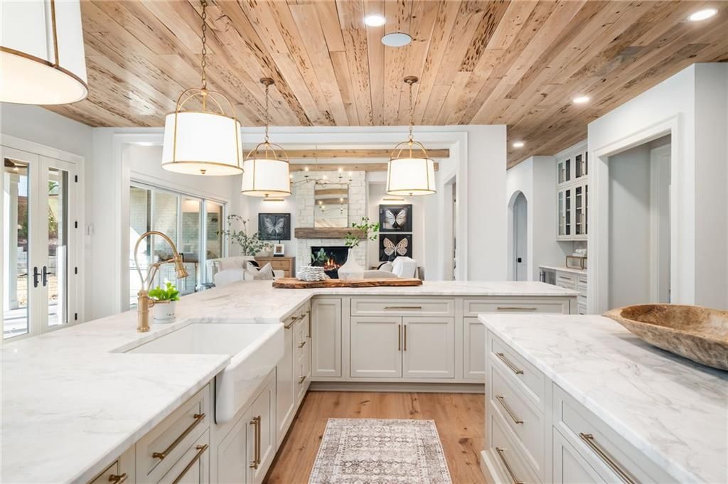 Image 37 of property listing at 202 Kenneth Drive, Alpharetta, GA 30009