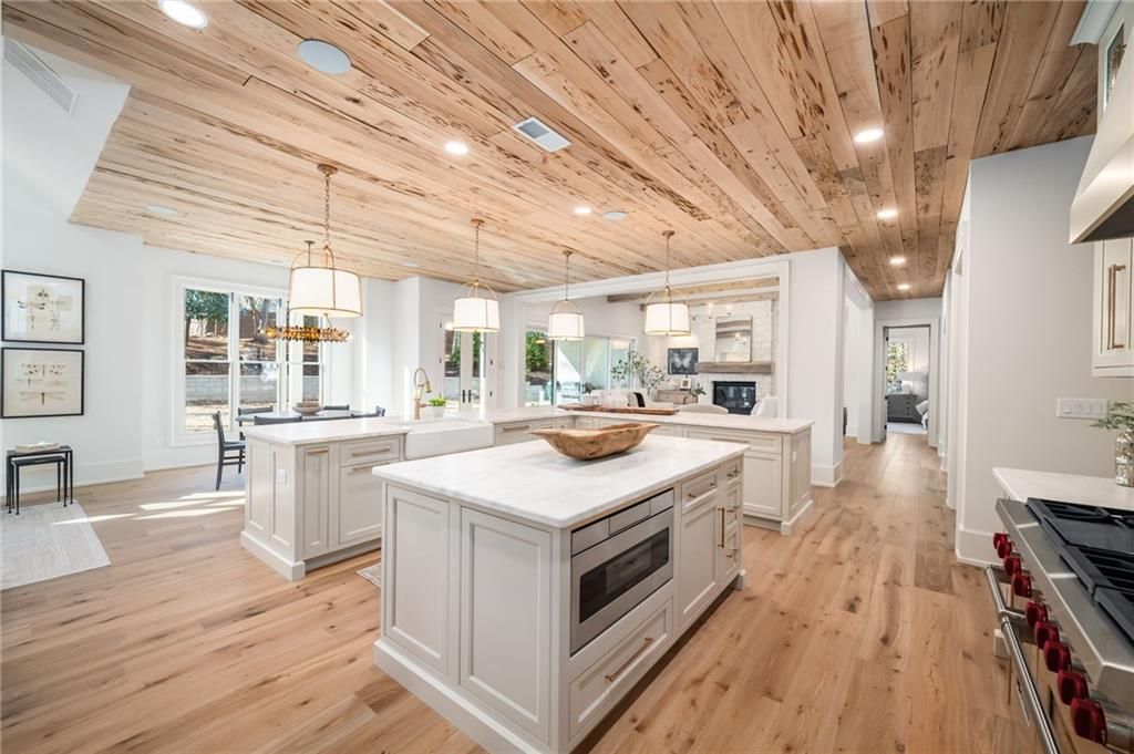Image 38 of property listing at 202 Kenneth Drive, Alpharetta, GA 30009