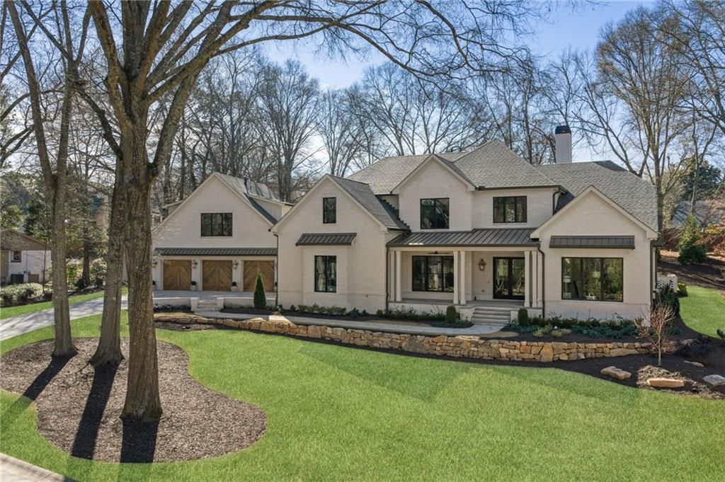 Image 4 of property listing at 202 Kenneth Drive, Alpharetta, GA 30009