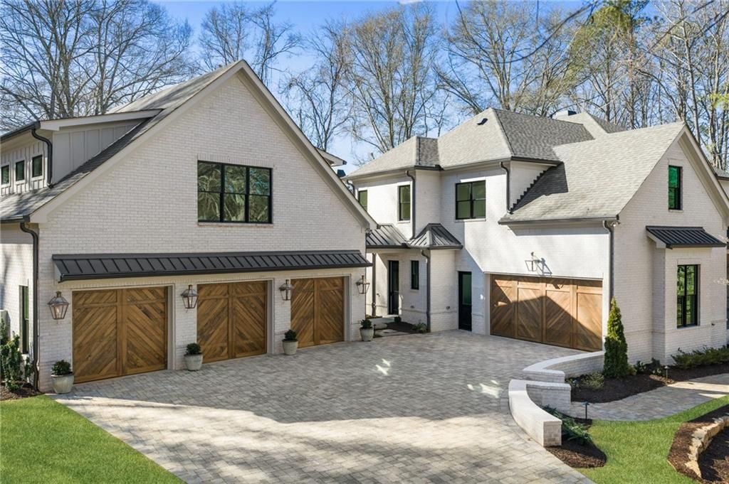 Image 5 of property listing at 202 Kenneth Drive, Alpharetta, GA 30009