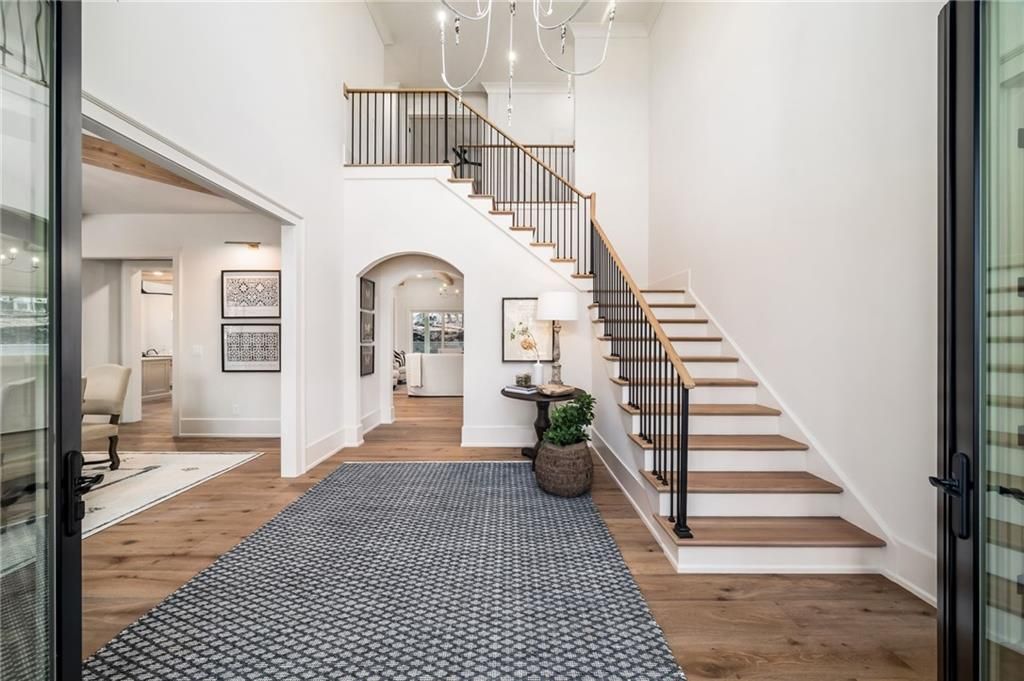 Image 7 of property listing at 202 Kenneth Drive, Alpharetta, GA 30009