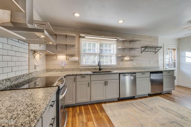 987 Hairetown Road, Jonesborough, TN 37659