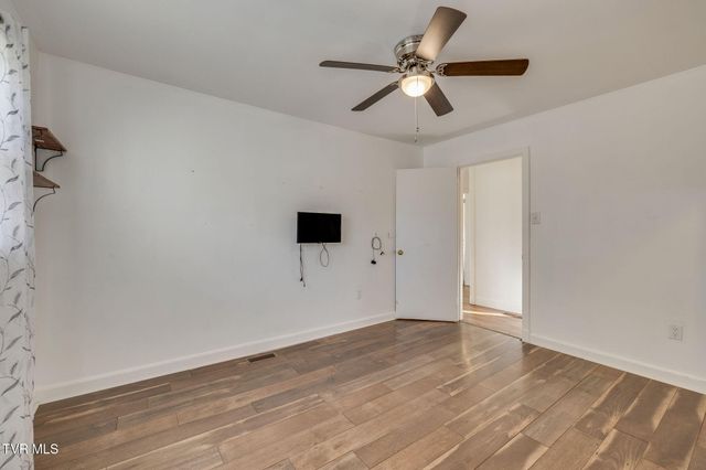 987 Hairetown Road, Jonesborough, TN 37659