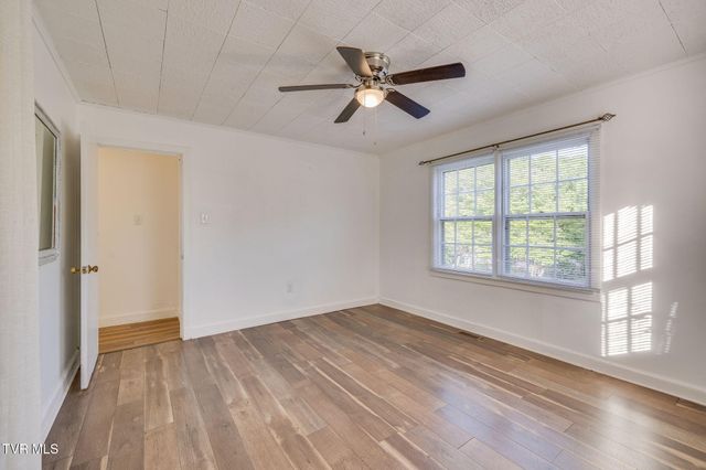 987 Hairetown Road, Jonesborough, TN 37659