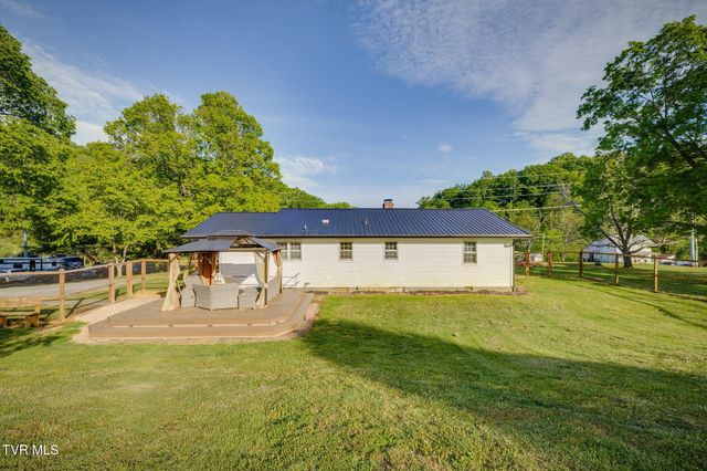 987 Hairetown Road, Jonesborough, TN 37659
