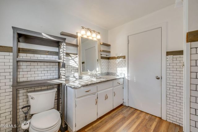 987 Hairetown Road, Jonesborough, TN 37659