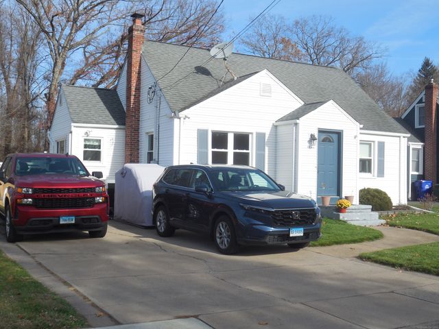 11 Parkview Drive, Southington, CT 06479