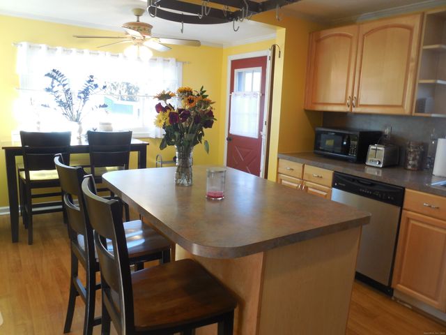 11 Parkview Drive, Southington, CT 06479