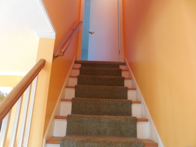 11 Parkview Drive, Southington, CT 06479