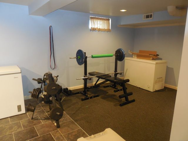 11 Parkview Drive, Southington, CT 06479