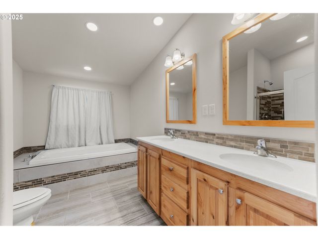 712 SIBOLD CANYON Rd, Tenmile, OR 97481