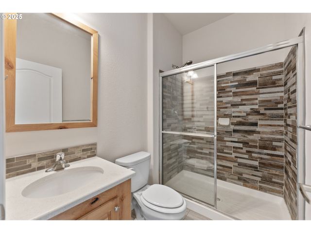 712 SIBOLD CANYON Rd, Tenmile, OR 97481