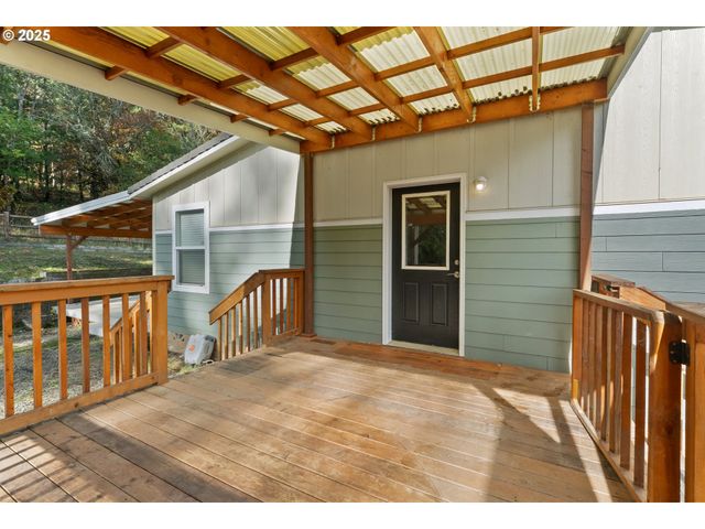 712 SIBOLD CANYON Rd, Tenmile, OR 97481