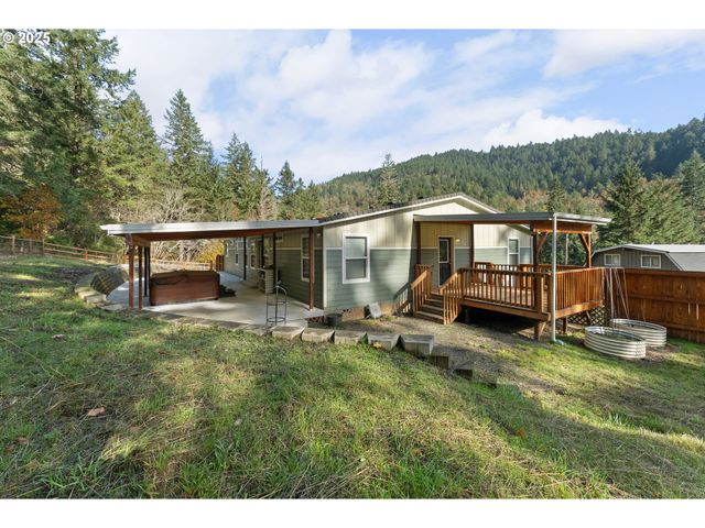 712 SIBOLD CANYON Rd, Tenmile, OR 97481