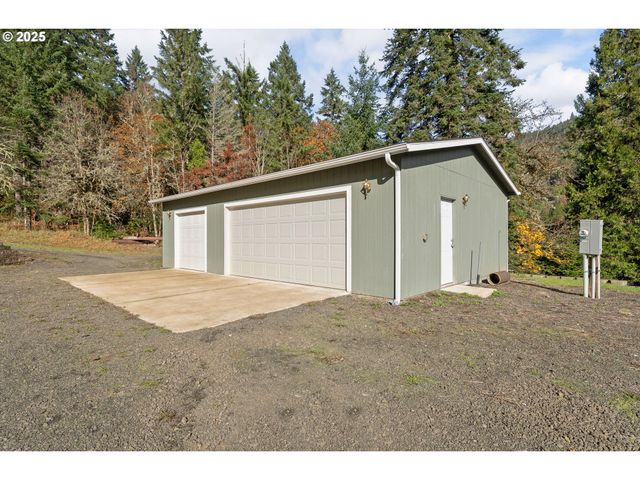 712 SIBOLD CANYON Rd, Tenmile, OR 97481