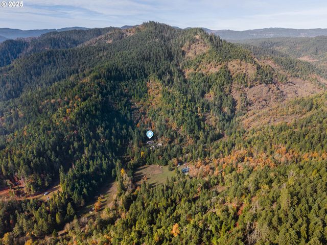 712 SIBOLD CANYON Rd, Tenmile, OR 97481