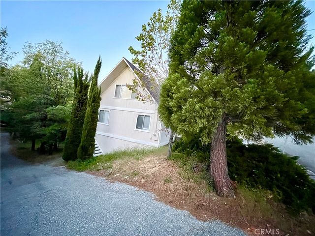 28201 Grenoble Lane, Lake Arrowhead, CA 92352