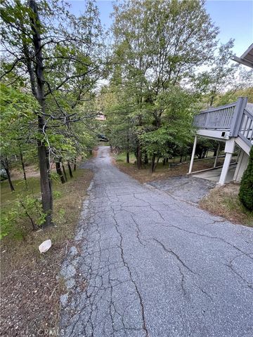28201 Grenoble Lane, Lake Arrowhead, CA 92352