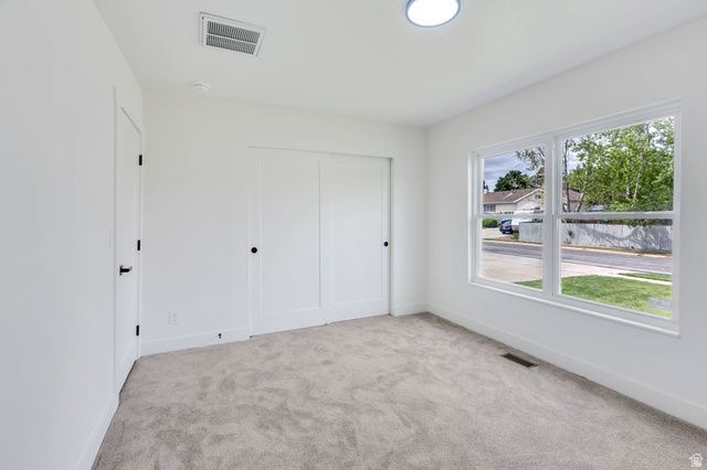 8453 S WINDMILL DR, West Jordan, UT 84081
