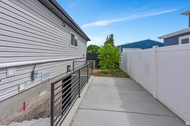 8453 S WINDMILL DR, West Jordan, UT 84081