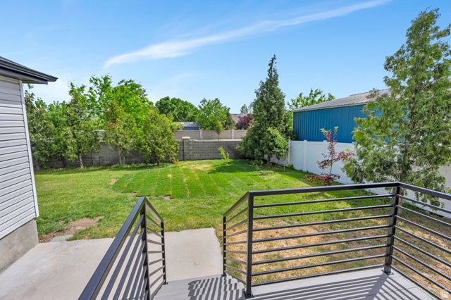 8453 S WINDMILL DR, West Jordan, UT 84081