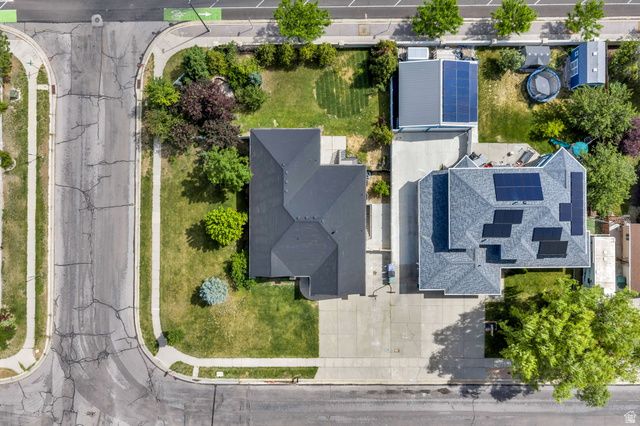 8453 S WINDMILL DR, West Jordan, UT 84081